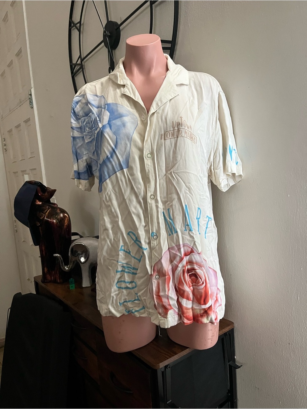 #334 Women's Short Sleeve Button-Down Shirt with Floral Print - White/Blue/Pink